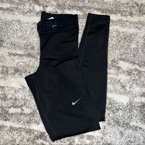 Black Nike leggings